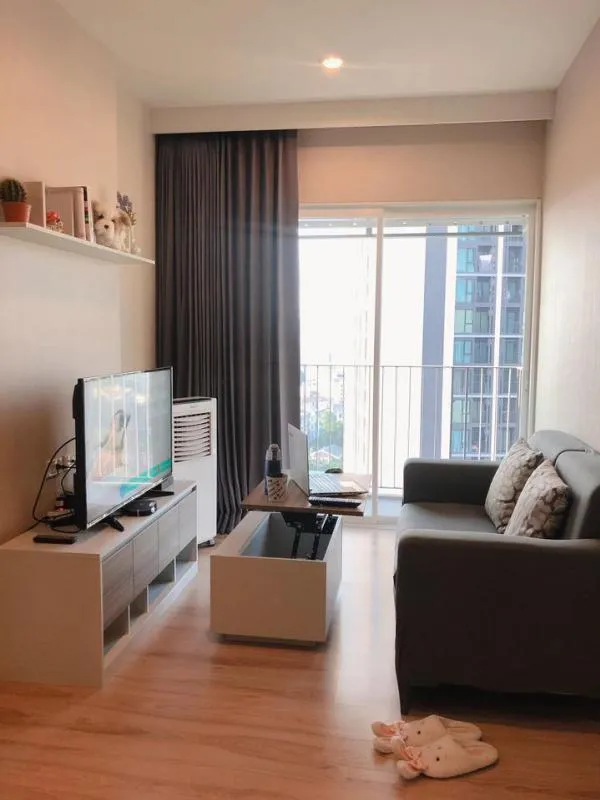 Condo Amber by Eastern Star, beautiful room decorated with luxury. Modern design, full furniture, ready to move in for rent.