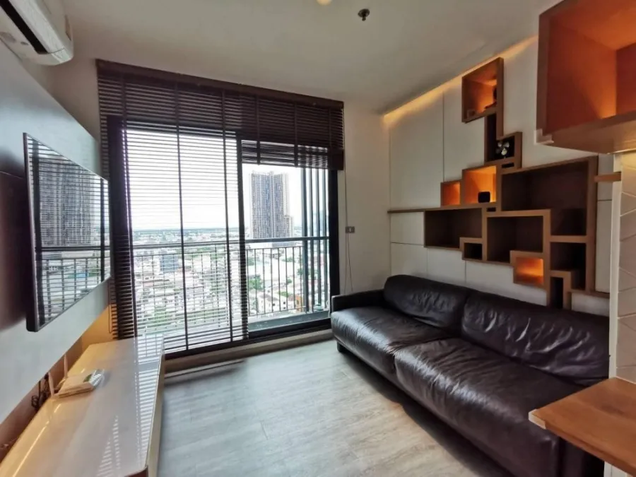 ขายคอนโด Rhythm Sukhumvit 36-38 ห้องแต่งพร้อมอยู่ Built in เน้นตู้เก็บของ ครบจบที่นี่ จองเลย