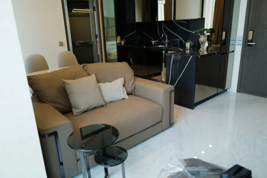 For sale: The Esse Sukhumvit 36, beautiful room, fully furnished, spacious, comfortable, book now, don't miss out.