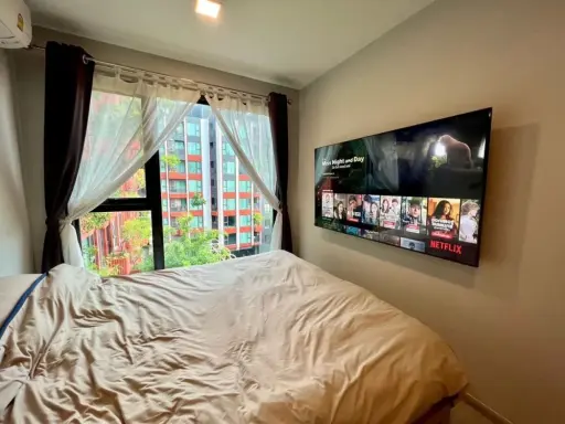 For rent: The Privacy S101, 5th floor, fully furnished, nice room, hurry and reserve now before it's gone.
