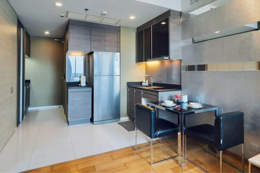 For rent: KEEEN by Sansiri, beautiful room, nice to live in. Good built-in furniture Like this, you must reserve it quickly. Don't delay.