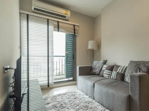 Selling The Crest Sukhumvit 34, next to BTS Thonglor, good location, convenient transportation, don't wait.