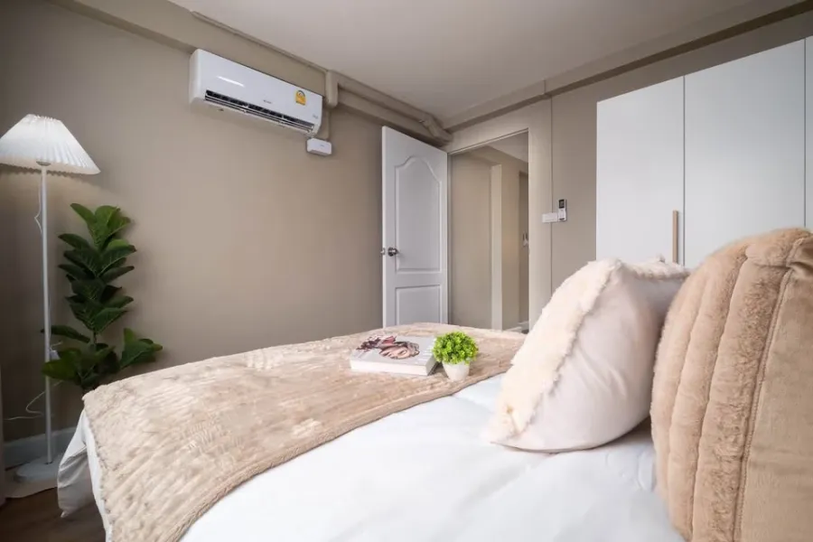 For sale: Century Park, Building B, 3rd floor. Nicely decorated, very pleasant atmosphere. Book now before it's too late!