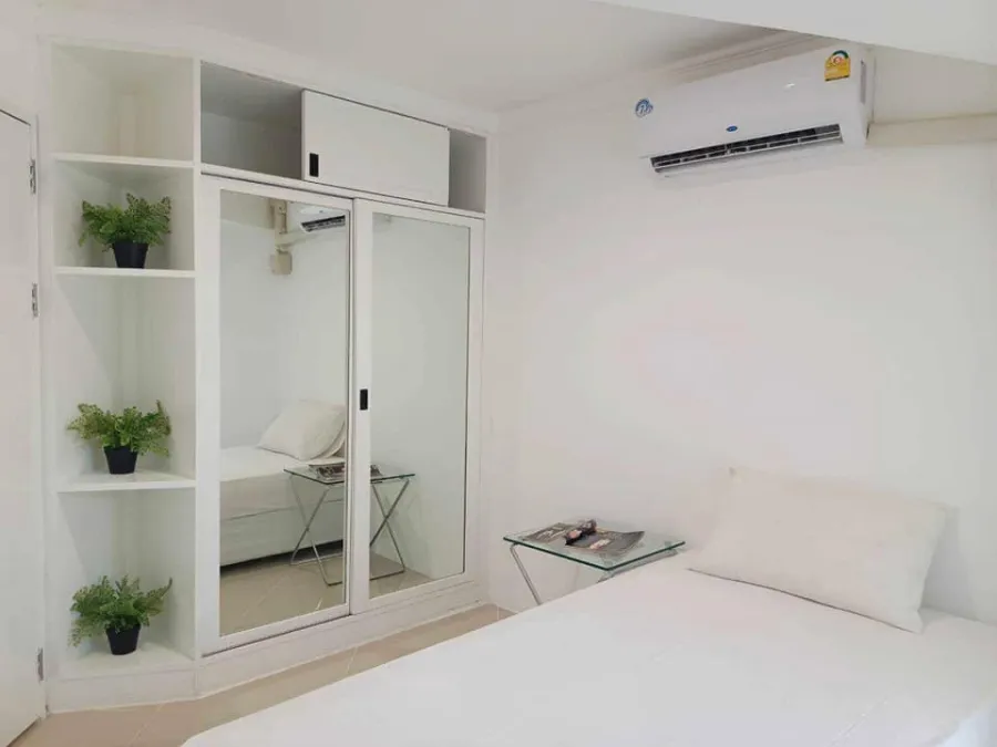 For rent, The Waterford Park Sukhumvit 53, fully furnished room. Soft and comfortable sofa The room is very spacious, book now.