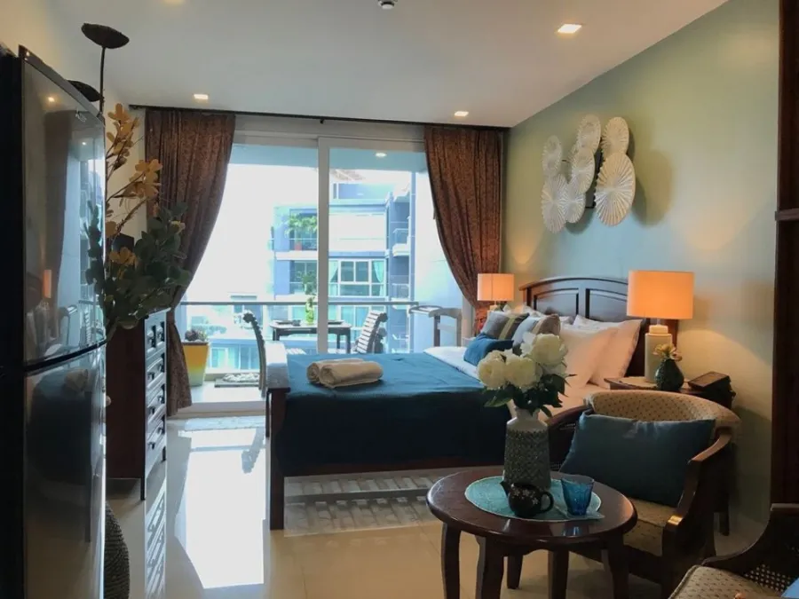 Sell / rent Apus Condo (Central Pattaya), pool view, large balcony, quiet, private, book now!