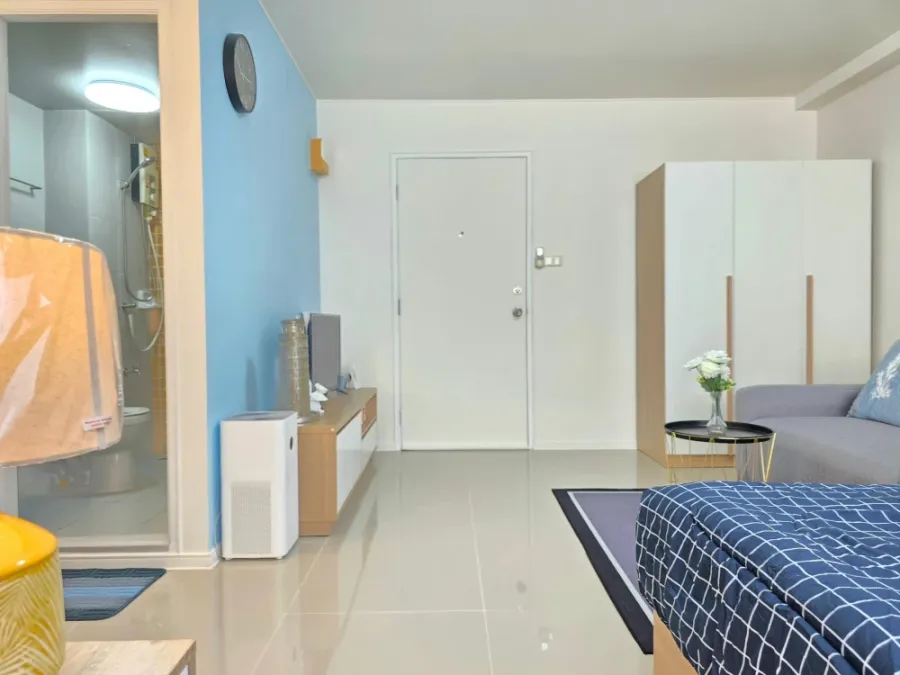 For rent: Lumpini Condo Town, Chonburi - Sukhumvit, 7th floor, corner room, beautiful room, fully furnished, very comfortable, book now, urgently.
