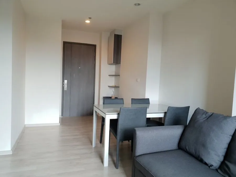 Sell Centric Ratchada-Huay Kwang, corner room, clear view, no block, complete facilities, book now.