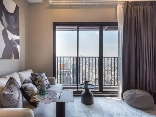 For sale or rent: Park Origin Thonglor, very large unit on the top floor, fully furnished with high-quality furnishings. Don't miss this opportunity! images