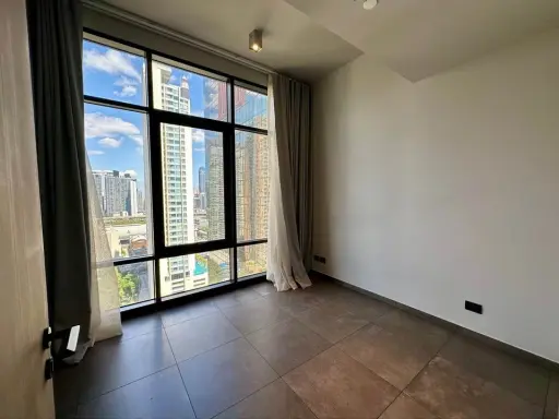 ขาย The Lofts Asoke ชั้นสูง ห้องเปล่า ขนาด 2 นอน สนใจเป็นเจ้าของ รีบจองเลย อย่ารอช้า