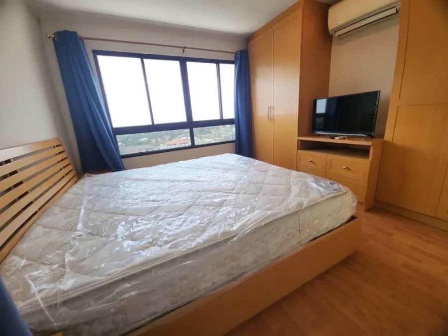 For rent: Lumpini Ville Sukhumvit 77, 21st floor, comes with complete furniture and appliances. Reserve now.