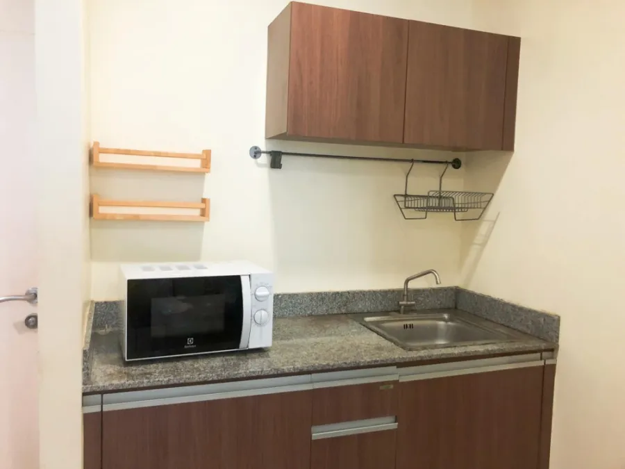 Condo for rent Wish @ samyan, 15th floor, good view, cool breeze, fully furnished, but you can live in it. Don't miss it.