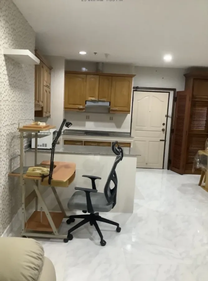 ให้เช่า คอนโด ปทุมวันรีสอร์ท ห้องพร้อมอยู่ เฟอร์พร้อม รีบจองเลย