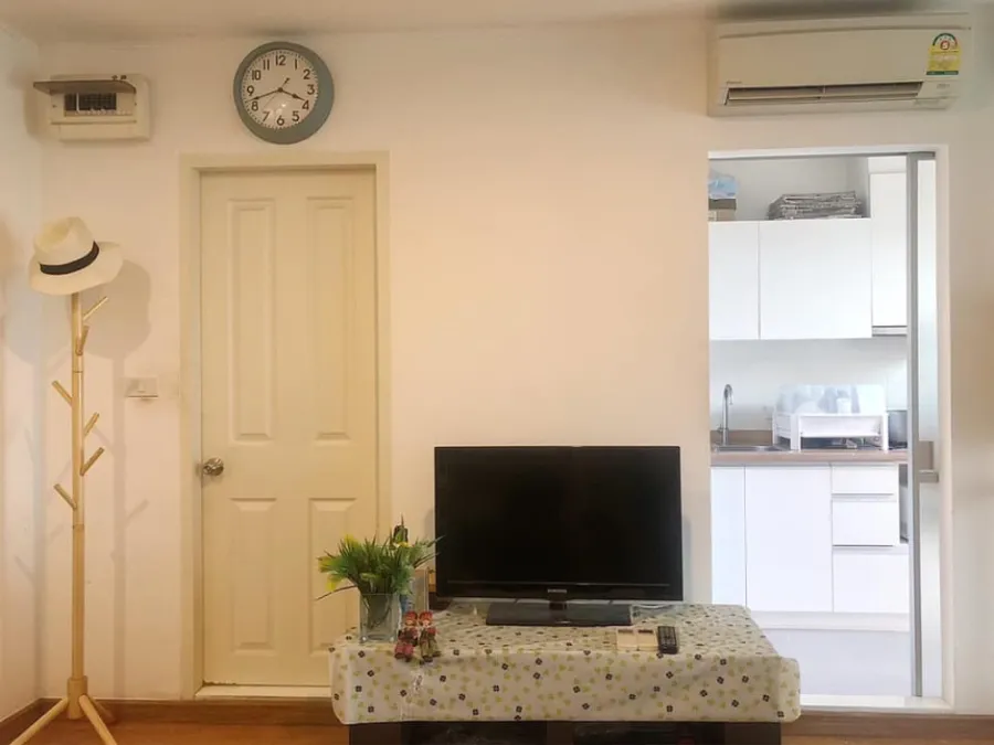 Condo for rent or sale, U-Delight @ Jatujak Station, ready to move in. have a beautiful pool view The south is not hot. Hurry up to reserve.