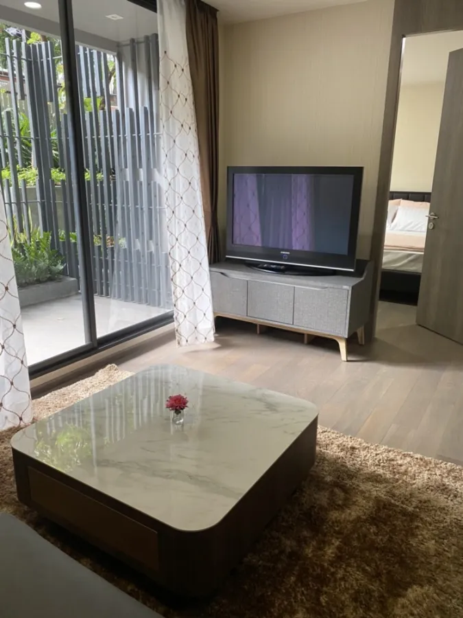 For rent/sale!! Condo Klass Sarasin-Rajdamri The room is decorated very nicely. Fully furnished, near BTS, ready to move in!!