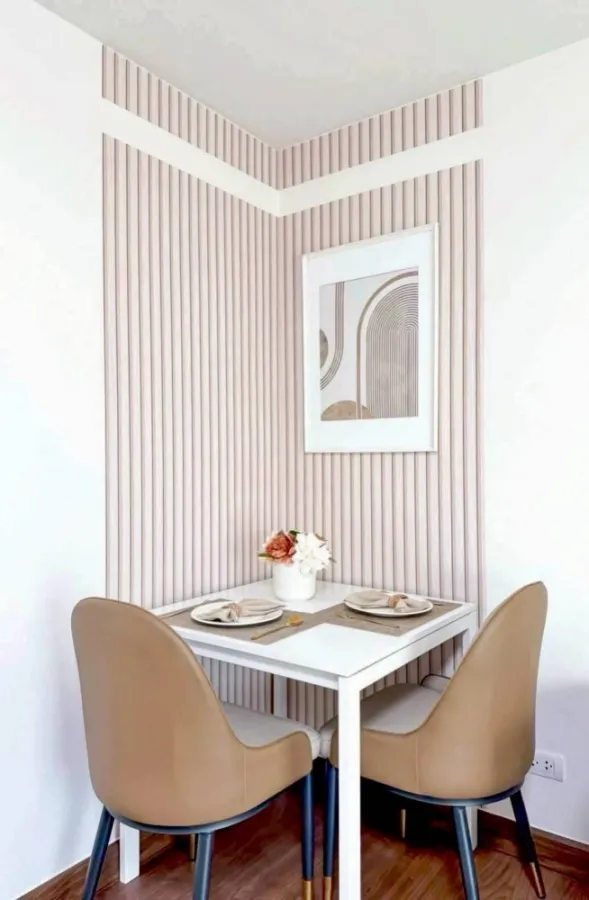 For rent: The Escape Condominium, Sukhumvit 101/1, decorated with beautiful wallpaper, fully furnished, hurry and book now.