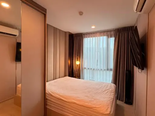 For sale: Knightsbridge Phahonyothin-Interchange, beautiful unit with full furnishings and appliances, ready to move in.