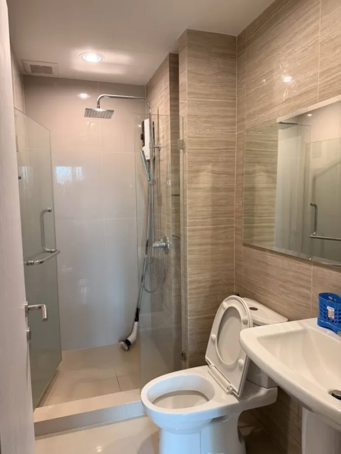 Selling Niche MONO Sukhumvit-Bearing, ready to move in immediately. No need to buy additional furniture or appliances.