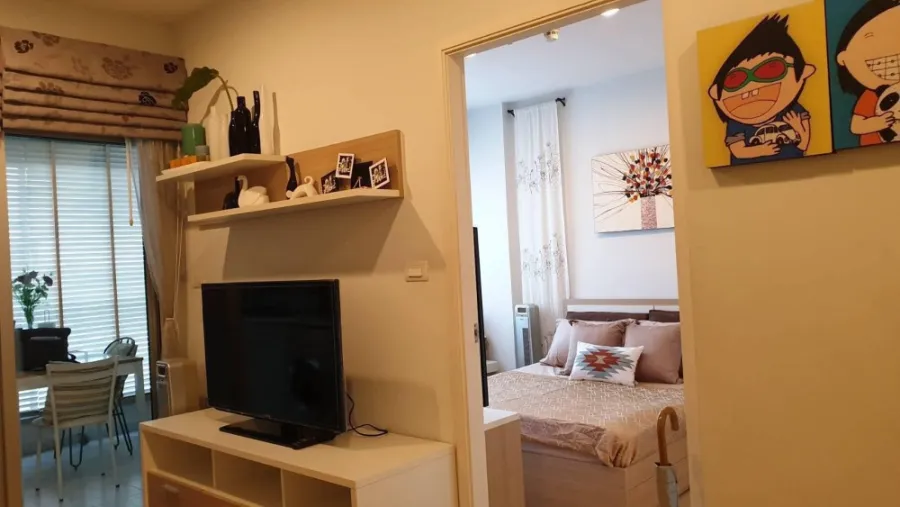 For rent: Centric Scene Ratchavipa, high floor, simply decorated room, feels like home, ready, don't wait.