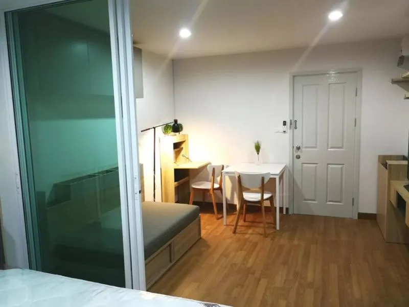 Regent Home Sukhumvit 81, 3rd floor, fully furnished. There is a washing machine attached to the bts nut before.