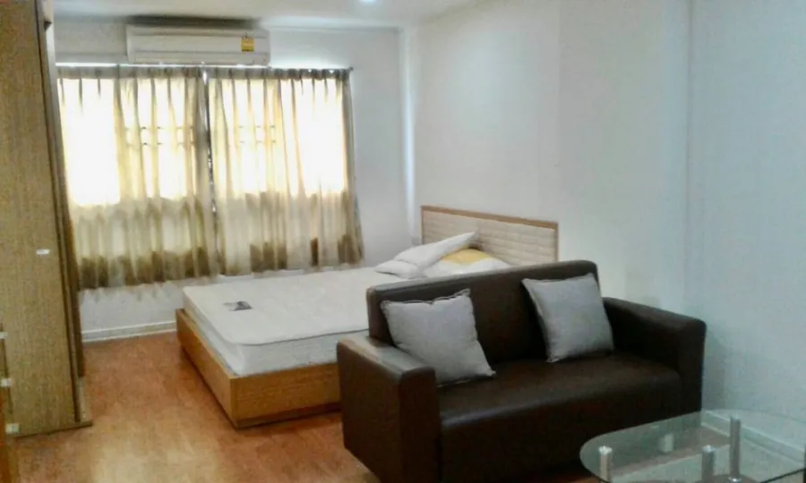 Urgent for rent !! Condo Lumpini Ville Cultural Center Fully furnished, good location, close to shopping centers, book now !!