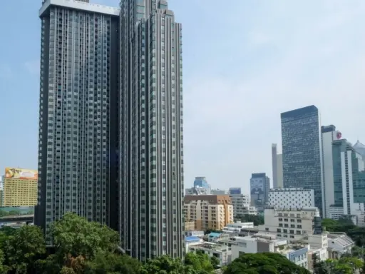 Condo for rent, Life One Wireless, high floor, 1 bedroom, 1 bathroom, central area, complete, don't wait, hurry and book now.