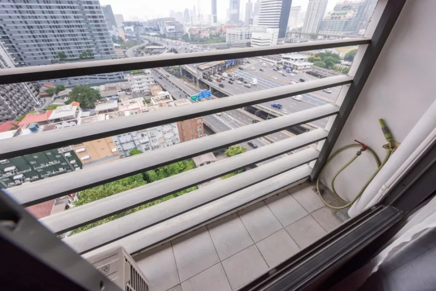 Condo for rent, Rhythm Asoke 2, nice decorated room. Complete facilities Just come and move in. Don't wait.