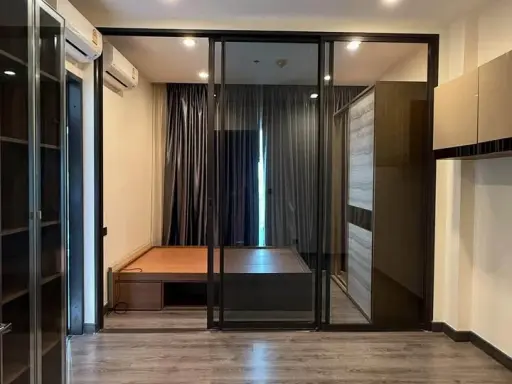 For rent: Urbano Rajavithi, 16th floor, nice room, fully furnished, reserve now, hurry!