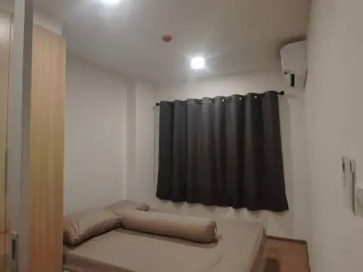 For rent: Senakit BTS Saphan Mai, 8th floor, separated room, quiet, low price, easy on the wallet. Book now.