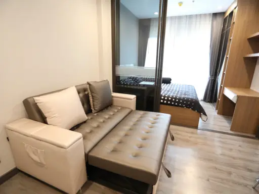 For rent Urbano Ratchawithi, very beautiful room, well furnished, high floor, quiet, very private, book now.