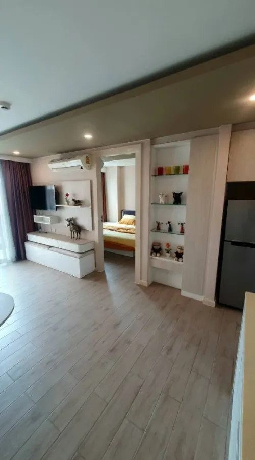 For rent or sale: Seven Seas Condo Resort Jomtien Pattaya, Building A, 5th floor, corner room, has a large balcony, ready to reserve now.