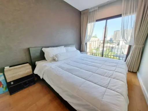Condo for rent, Let Dwell Sukhumvit 26, nice view room, lots of usable space Comes with a sofa bed Book now before you miss out. images