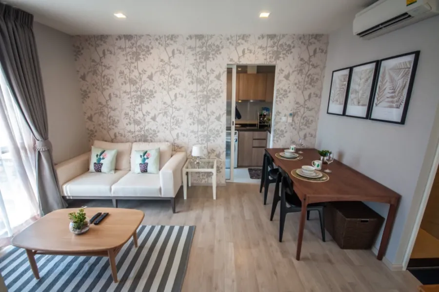 For rent: Chambers Chaan Ladprao-Wanghin, corner room, not crowded, lots of usable space, nice wallpaper, reserve now!