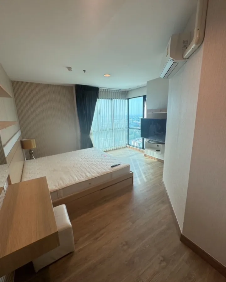 ขาย Akasin place condo ห้องใหญ่หัวมุม ได้อยู่ชั้นบนสุด เฟอร์นิเจอร์พร้อมอยู่ แถมราคาดีสุดๆ อย่าพลาด