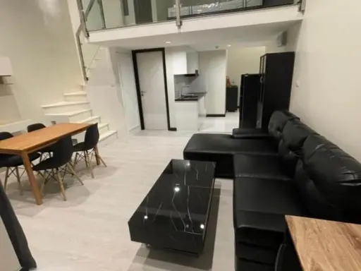 Thames Residence for rent, nice room, big sofa, very comfortable to sit on, plus a good price, hurry and reserve quickly.