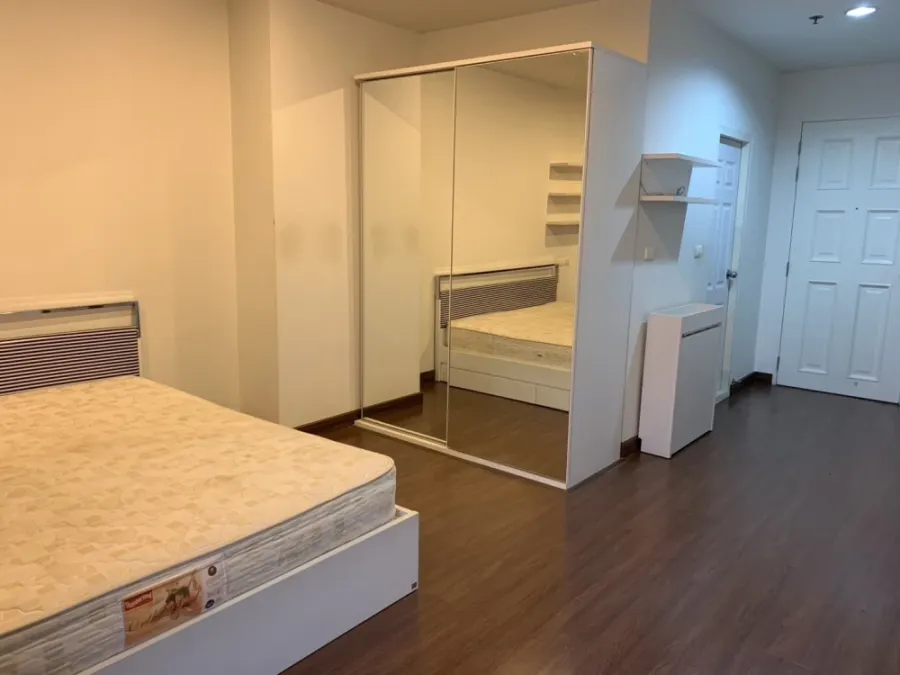 For rent!! Condo Life @ BTS Tha Phra, beautiful room, fully furnished, just bring your bags and move in!!