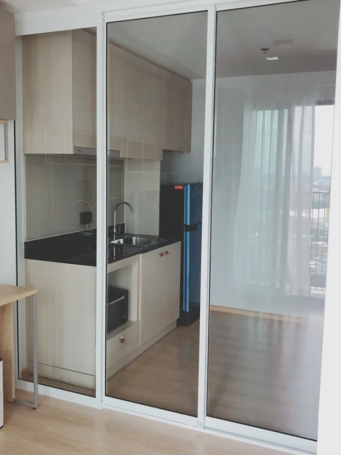 For rent, Unio H Tiwanon, 1 bedroom, 1 bathroom, high floor, tight built-in furniture. Don't wait, book now. Hurry up.