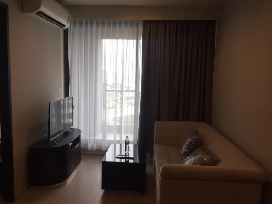 For rent Rhythm Sukhumvit 44/1, beautiful room, ready to move in. Can't miss it