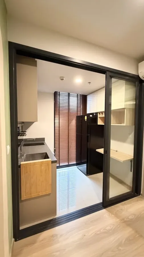For rent: OKA Haus Sukhumvit 36, fully furnished room, ready to move in, complete with furniture and appliances, just bring your suitcase and move in.