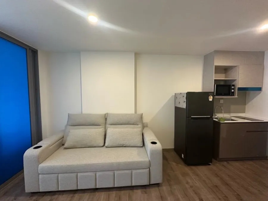 For sale: ASPIRE Pinklao - Arun Ammarin, 4th floor, pool view, fully furnished, interested, reserve now, urgent.
