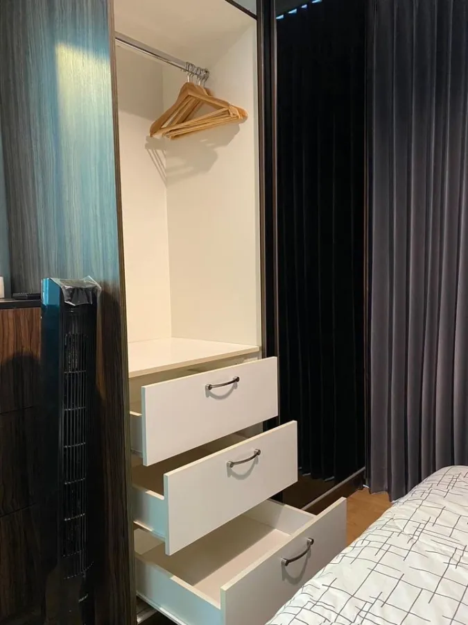 ขาย Condo Aspire พระราม 4 ห้องดูดี ตกแต่งทันสมัย โซฟาตัวใหญ่ๆ ราคาคุ้มค่ามาสกๆ จองได้เลย