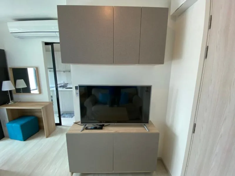 Condo for rent Life Asoke, studio room, 20th floor, fully furnished, electrical appliances ready Hurry up to reserve.