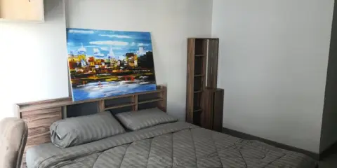 Vertical condo for rent near BTS Ari on Soi Ari 1 bedroom, kitchenette, bathroom and balcony.