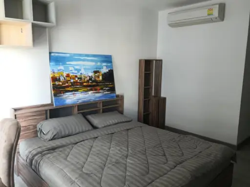 Vertical condo for rent near BTS Ari on Soi Ari 1 bedroom, kitchenette, bathroom and balcony.
