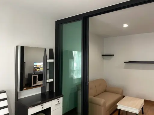 For rent!! Condo Regent Home 18 Chaengwattana-Lak Si, room number 106/274, 7th floor, ready to move in. Don't miss it!!