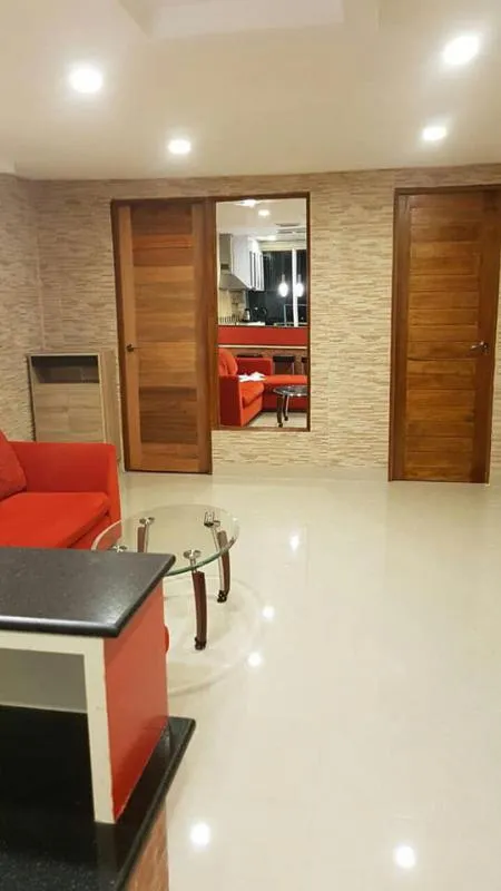 ให้เช่า noble house phayathai 2 bedrooms 1 bath living room and kitchen with the balcony.Size 70 sq.