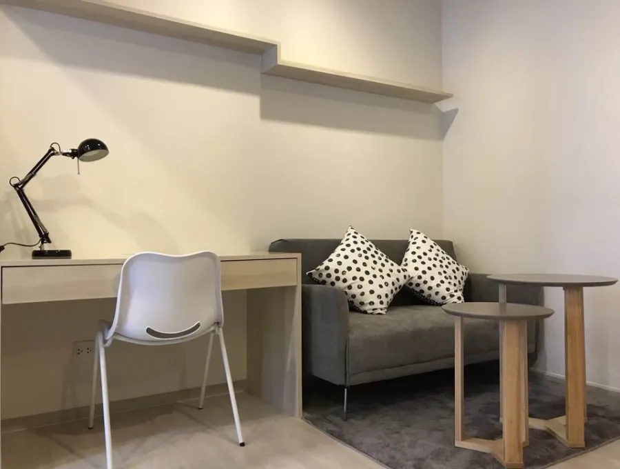 For rent: Life Sukhumvit 48, beautifully decorated room with built-ins. Good furniture Don't just look, reserve quickly.