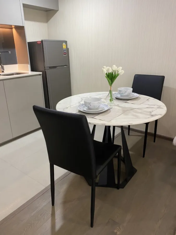 For rent/sale!! Condo Klass Sarasin-Rajdamri The room is decorated very nicely. Fully furnished, near BTS, ready to move in!!
