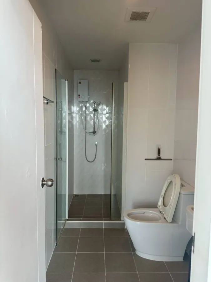 ให้เช่า J Condo Sathorn-Kallaprapruk ห้องน่าอยู่ ชั้น 24 พื้นที่ใช้สอยเยอะ สิ่งอำนวยความสะดวกครบครัน รีบจองเลยตอนนี้