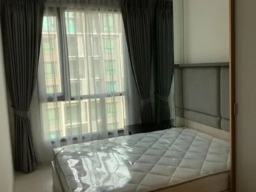 Good room, pool view has arrived. For rent, Knightsbridge Phaholyothin-Interchange. The furniture is flat, but the body is fine. images