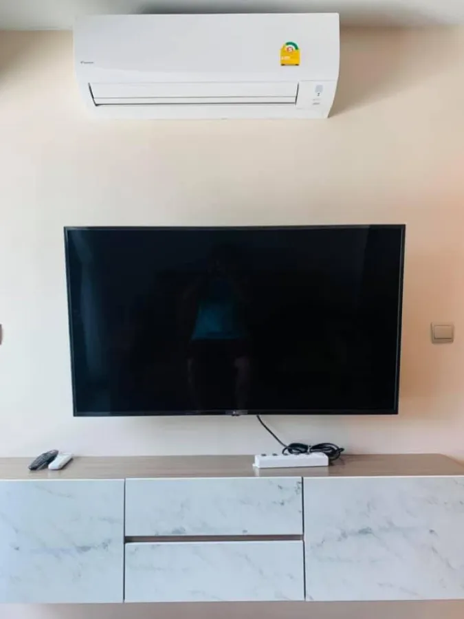 for sale or rent Life Ladprao, 16th floor, get a great view of the city. White tone room, comfortable, comfortable price. If interested, reserve now.